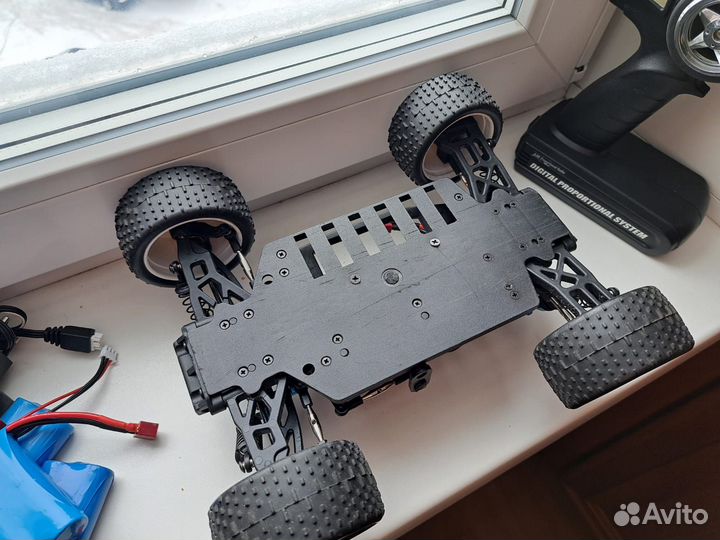 Машинка на радиоуправление HSP 1/16