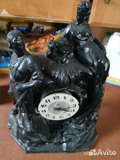 Старинные каминные часы