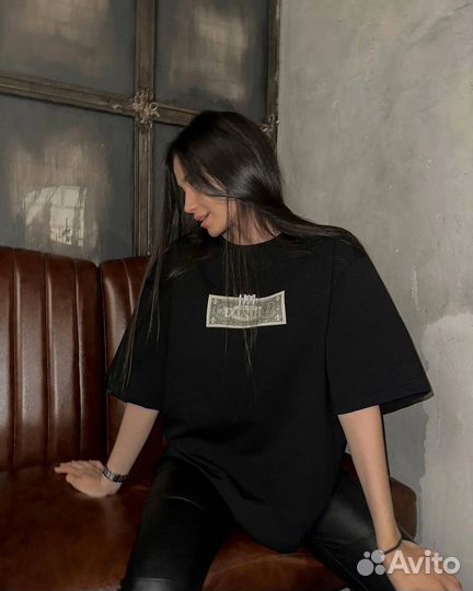 Футболка с долларом