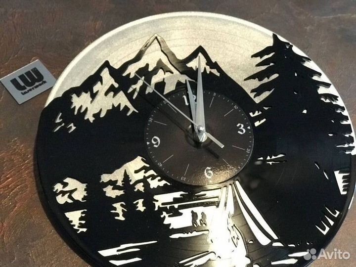 Часы из виниловой пластинки (для любителя походов)