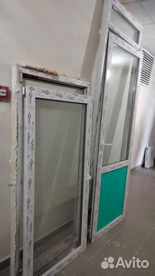 Двери пластиковые со стеклом бу