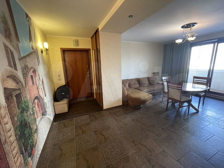 4-к. квартира, 83 м², 2/10 эт.