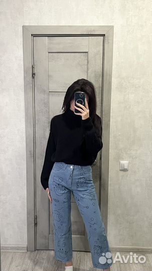 Джинсы с принтом