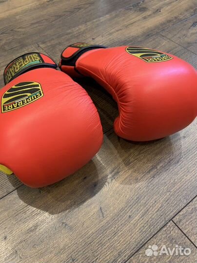 Боксерские перчатки