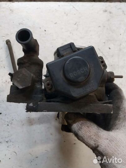 Дроссельная заслонка в сборе Volvo 740 2.3