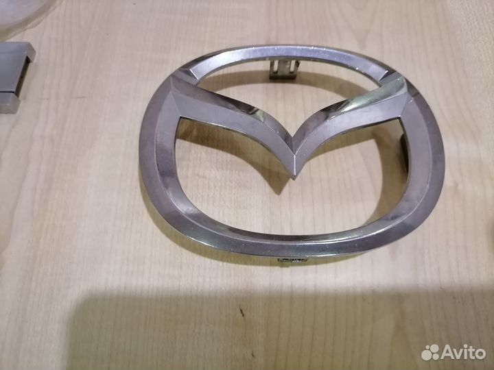 Шильдик на решётку