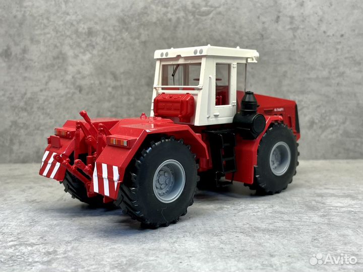 Коллекционная модель трактора К-744Р1 1:43