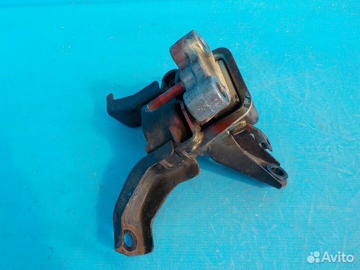 Опора двигателя (подушка) правая toyota Auris (E15