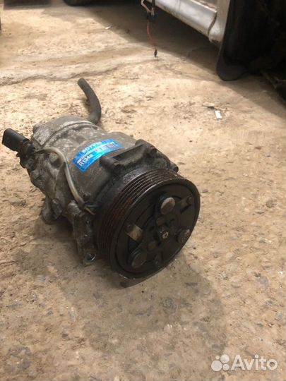 Компрессор кондиционера Skoda Octavia А4 2008