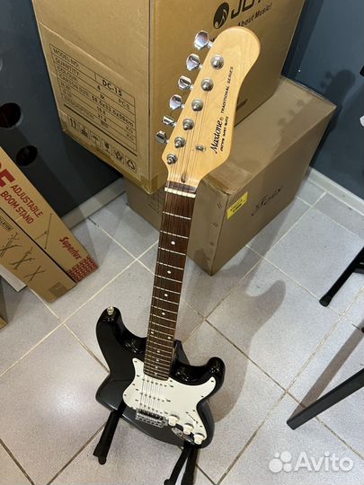 Электрогитара Maxtone