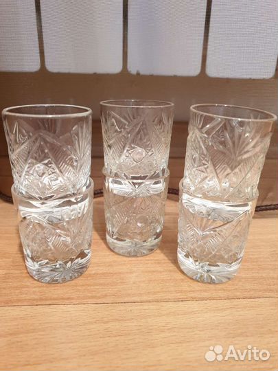 Рюмки, белые кружки