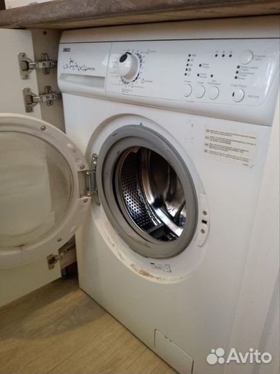Стиральная машина Zanussi ZWD 6105