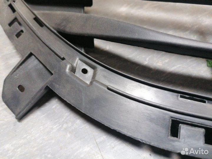 Решетка бампера Hyundai Elantra