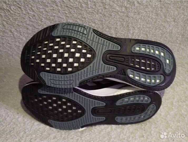 Кроссовки Adidas Supernova