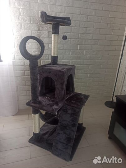 Кошачий домик с когтеточкой