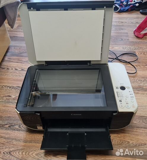 Цветное Мфу Canon MP210