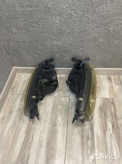 Фара xenon nissan cube z12