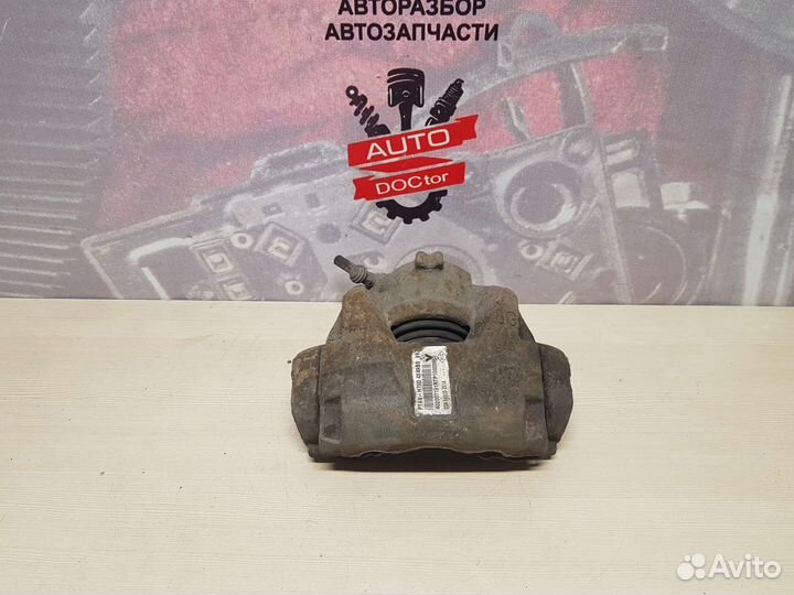 Суппорт передний правый Renault Duster 1 F4RA