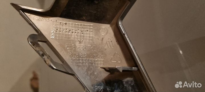 Окантовка решётки радиатора skoda a8