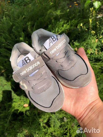 Кроссовки для мальчика и девочки 21 размер