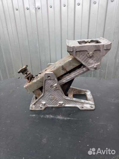 Амортизационная стойка IFA