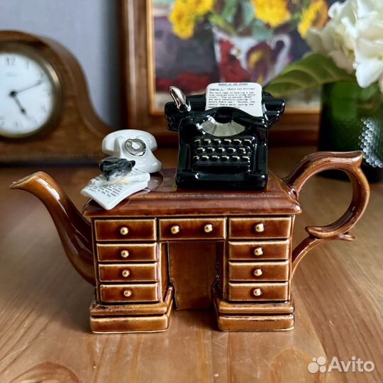 Чайник Cardew Design Стол детективного романиста