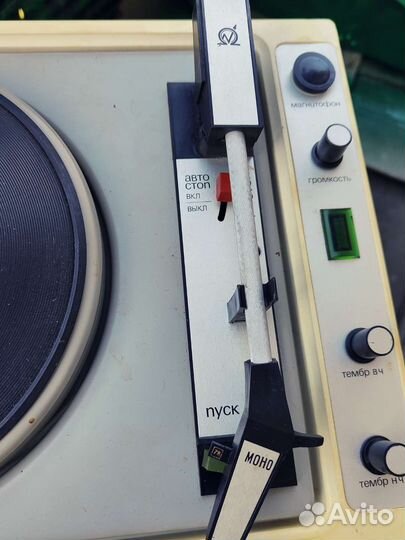 Проигрыватель винила. Рабочий