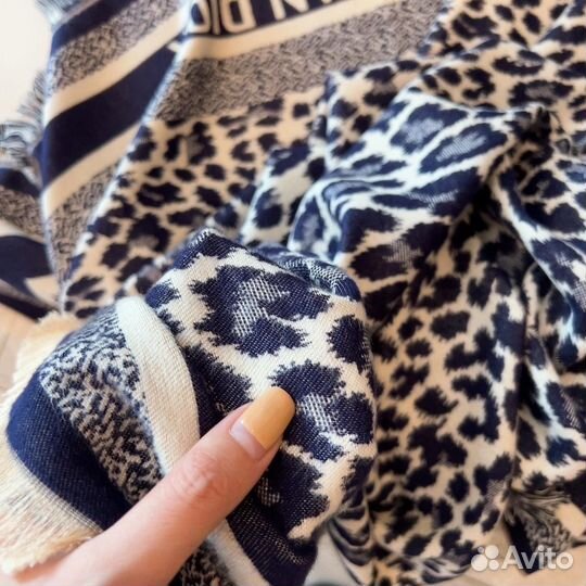 Платок шаль Диор кашемир. Новый в коробке