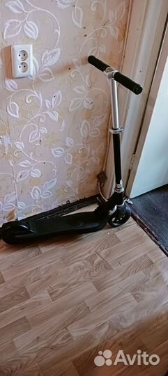 Продам электросамокат детский