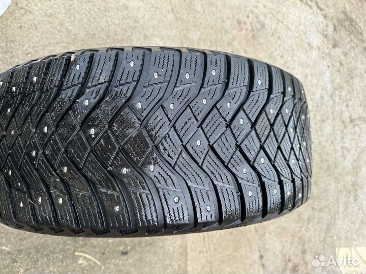 Goodyear UltraGrip 235/45 R18 98T