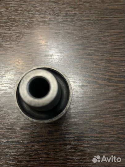 Продам втулку для амортизатора NAB-352