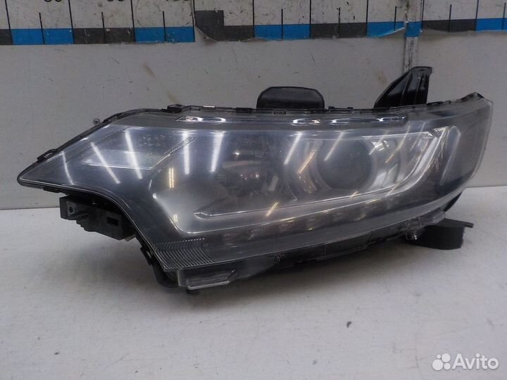 Фара левая Mitsubishi Outlander