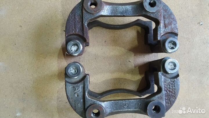 Скоба суппорта ваз kalina