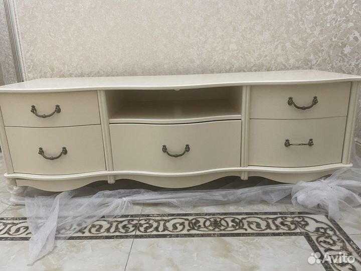 Тумба под телевизор