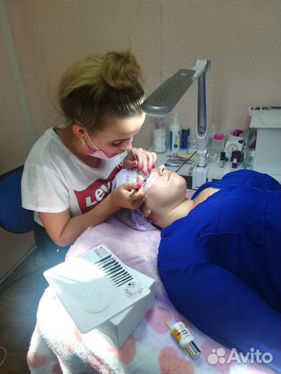 Обучение наращиванию ресниц