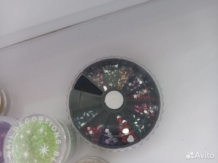 Блёстки, втирки для ногтей