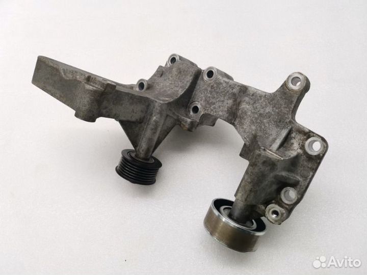 Кронштейн двигателя Mitsubishi Outlander 3