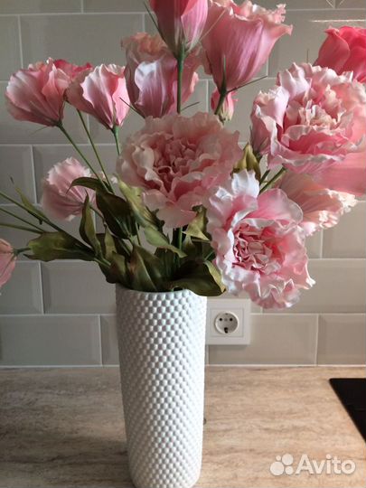 Искусственные эустомы. Ветка гингко