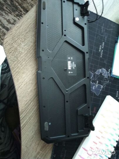 Продаю клавиатуру ей пол года в хорошем состояние