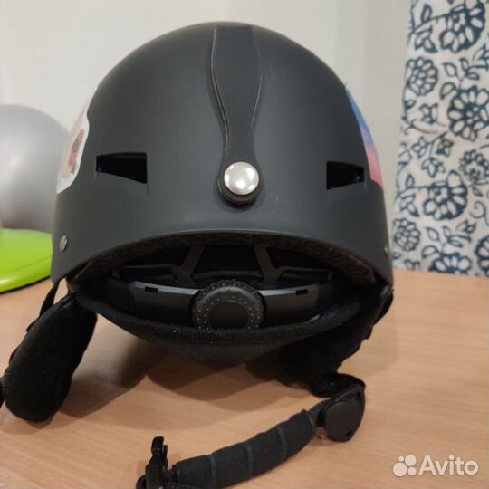 Горнолыжный шлем