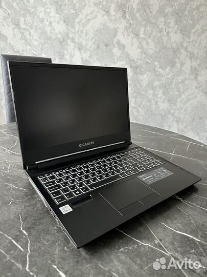 Ноутбук gigabyte g5