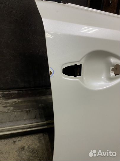 Дверь передняя правая toyota auris