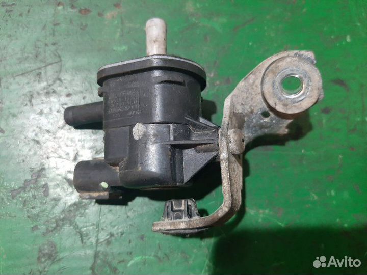 Клапан вакуумный Toyota Corolla 150 1ZR 2008