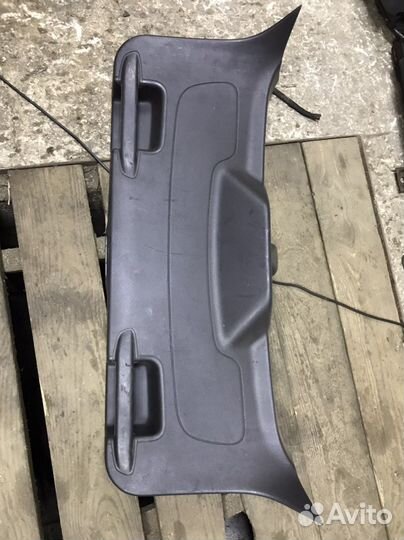 Обшивка багажника Ford Focus 3