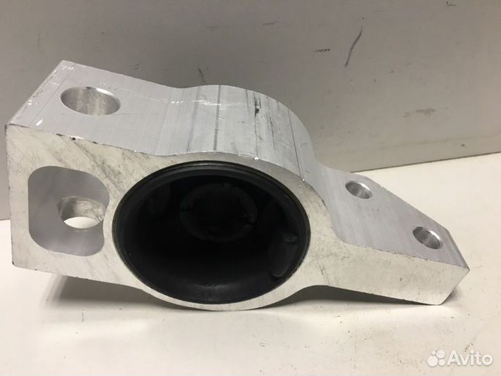 Сайлентблок переднего рачага зад Volkswagen Passat