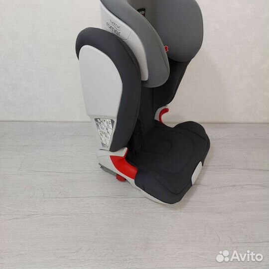 Britax romer kidfix xp 15 36 кг Серое