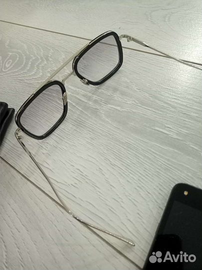 Солнцезащитные очки мужские