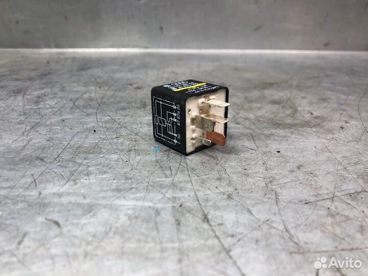 Реле Audi A4 B6 2000-2004 седан 1 2002 V38