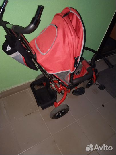 Детский велосипед с ручкой