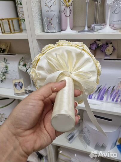 Букет-дублер из атласных цветов